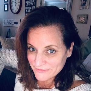 Meet your Posher, Leslie